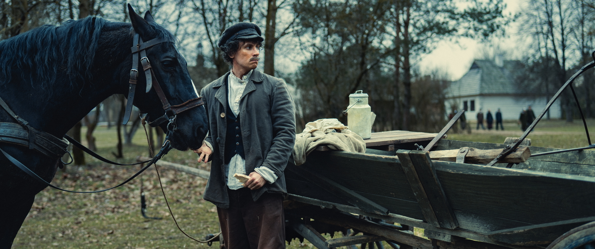 Sami swoi - poznaliśmy tytuł i przybliżoną datę premiery prequela. Są też zdjęcia z planu